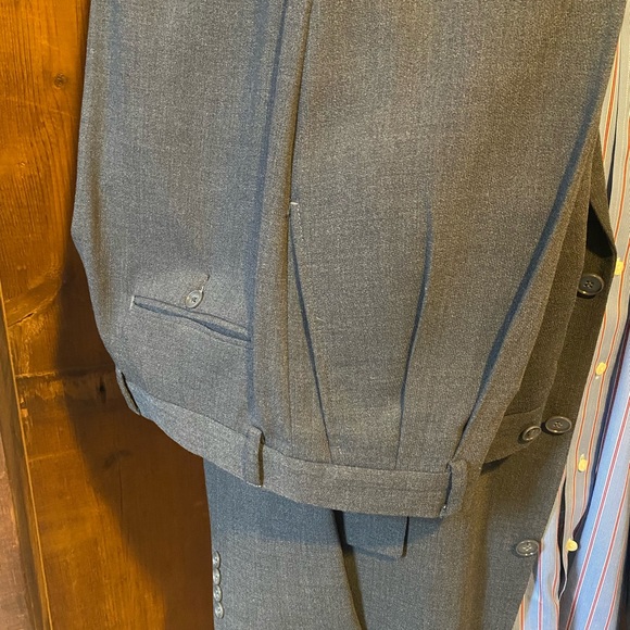 Mens Suit - Picture 3 of 8